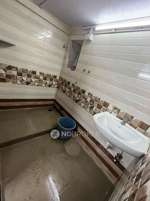 Godown/Warehouse in Mathuradas Mill Compound, Mumbai for Rent 