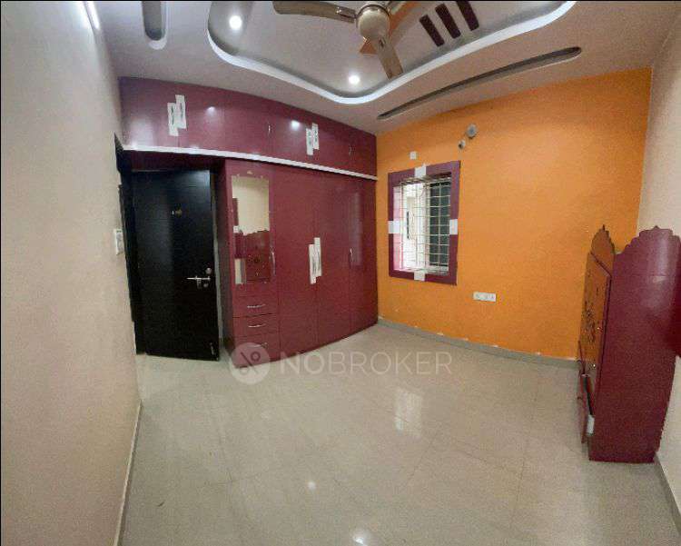 Single Room for Male In 3 BHK  In Sri Lakshmi Shubham Arcade Spoorthy In Chanda Nagar