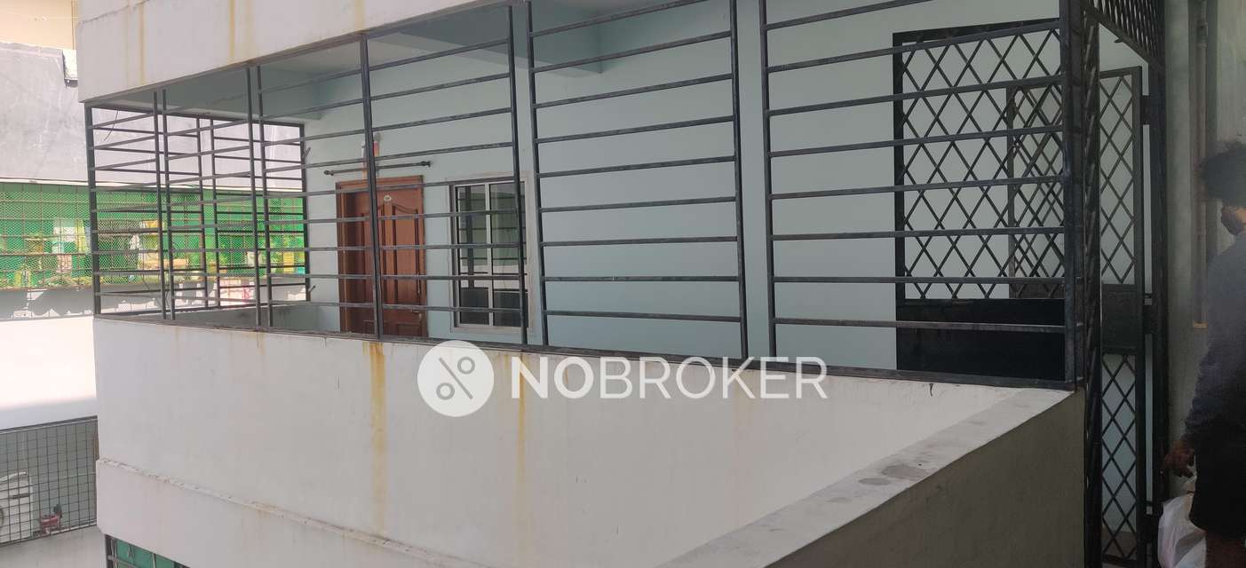 2 BHK Flat In Amrutha Hills For Sale  In Manikonda