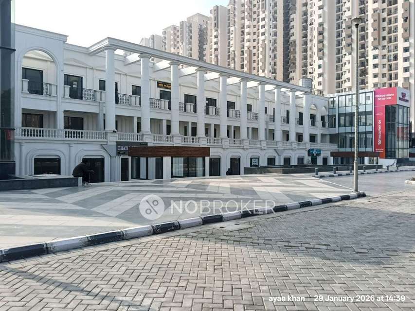 Shop in Amrapali Leisure Valley, Greater Noida for Rent 