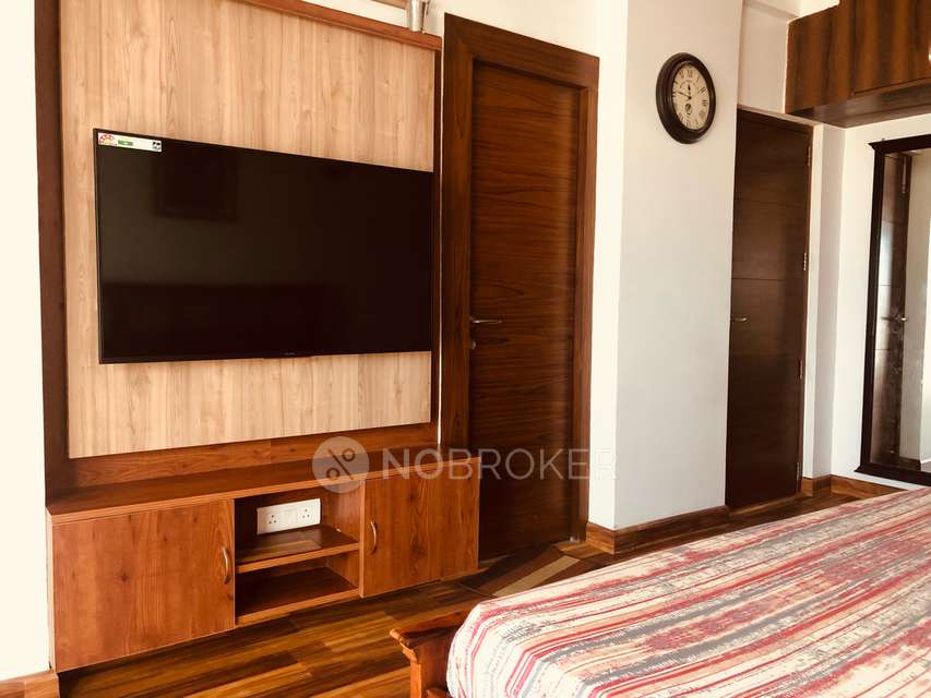 4+ BHK Flat In Mahagun Moderne For Sale  In Sector 78