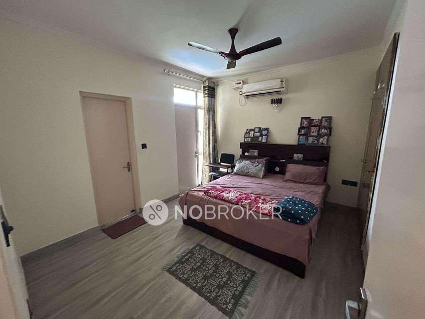 2 BHK Flat In Parsvnath Regalia For Sale  In  Grand Trunk Road, Ghaziabad