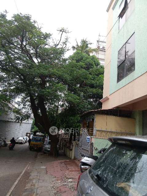 Showroom in Sg Mansion #436 1st Block Chord Road, 20th Main Rd, 1st Block, Rajajinagar, Bengaluru, Karnataka 560010, India, Bangalore for Rent 