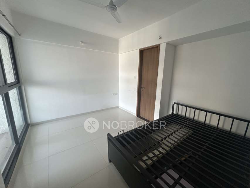 Single Room for Male In 2 BHK  In Majestique Signature Towers, Baner In Baner