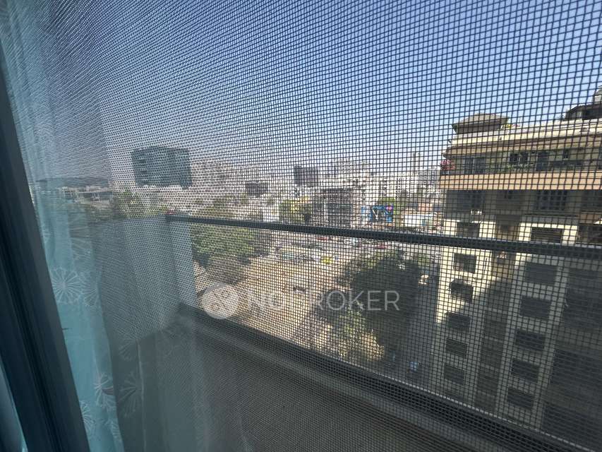 Single Room for Male In 2 BHK  In Majestique Signature Towers, Baner In Baner