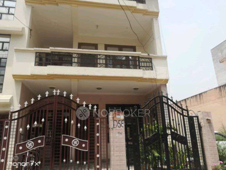3 BHK Flat In D58 Swaran Jayanti Puram for Rent  In Swaran Jayanti Puram, Govindpuram