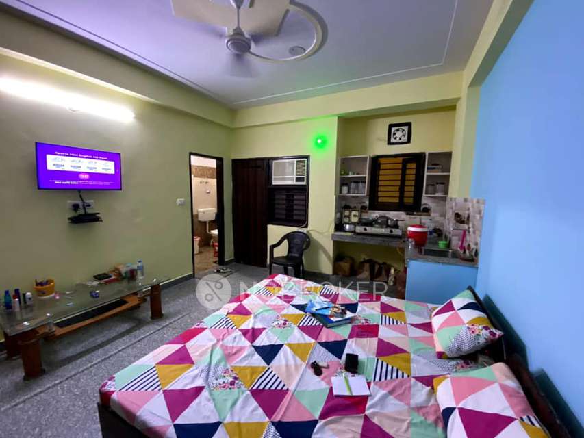 1 RK Flat In Comfyrooms for Rent  In Sector 18