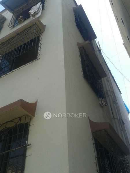 2 BHK Flat In Jayshree Building for Rent  In Chembur