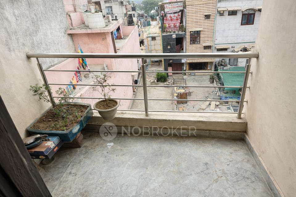 1 BHK Flat For Sale  In Dashrath Puri