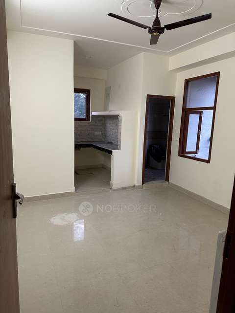 4+ BHK Flat In Sb for Rent  In Mayur Vihar 