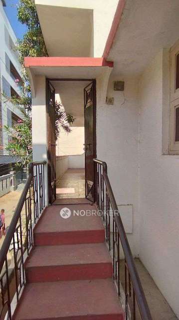 1 BHK Flat In Standolone Building for Rent  In Begumpet