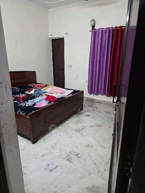 3 BHK Flat In Lane No. 5 For Sale  In Paryavaran Complex, Sainik Farm