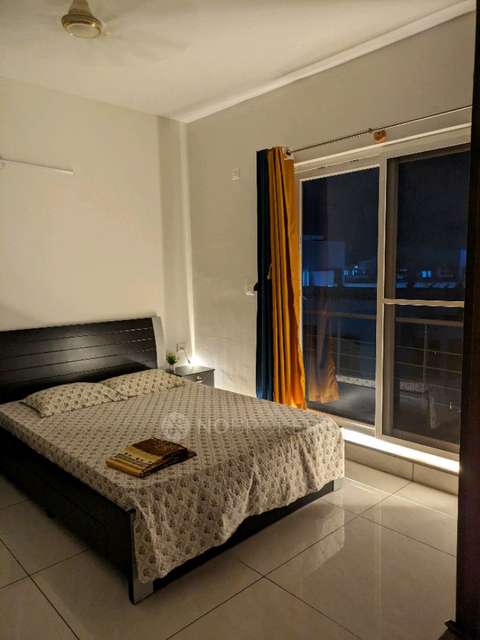 Single Room for Female In 2 BHK  In The Coach Villaments In Neeladri Nagar, Electronics City Phase 1, Electronic City