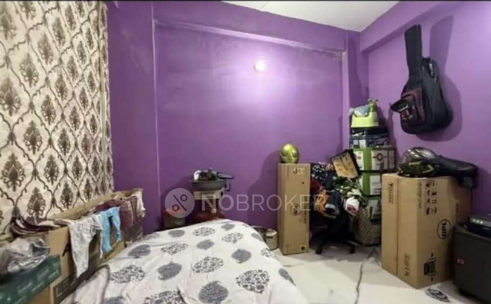 Single Room for Female In 2 BHK  In Sector 49