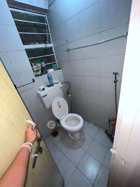 Shared Room for Female In 2 BHK  In Alkapuri Society, Kothrud