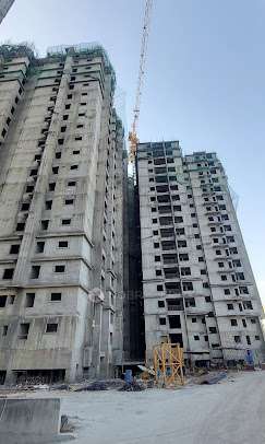 Single Room for Male In 3 BHK  In Smr Vinay Iconia In  Masjid Banda 