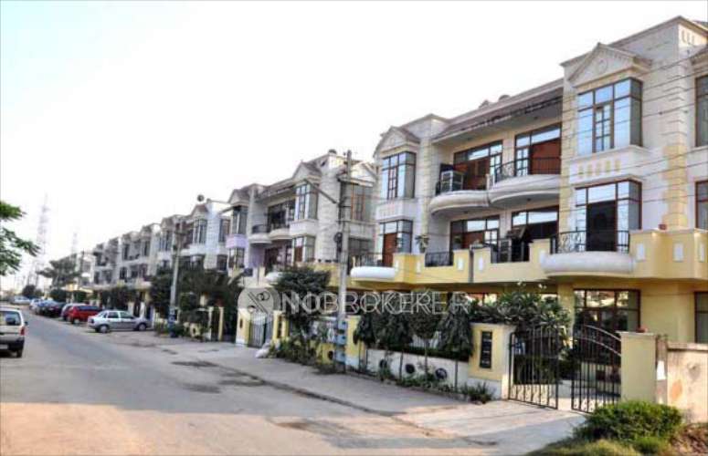 2 BHK Flat In South End Floor Sector 49 For Sale  In Sector 49