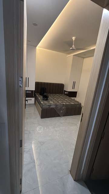 Single Room for Male In 2 BHK  In Sb In Sushant Lok