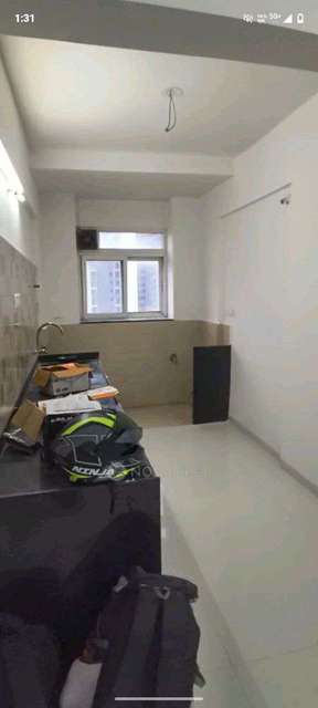 Shared Room for Male In 2 BHK  In Pinnacle Neelanchal In Mahalunge