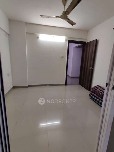 Single Room for Female In 2 BHK  In Gauree Atlantica East, Mundhwa In Mundhwa