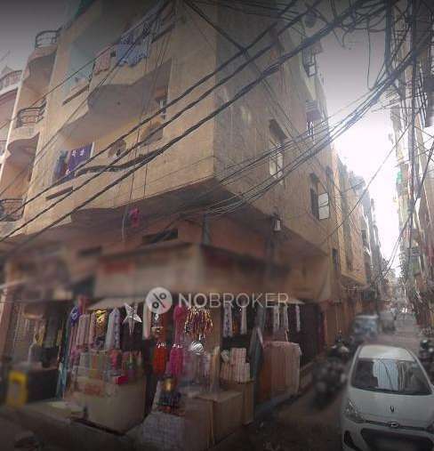 Shop in Tri Nagar, Delhi for Rent 