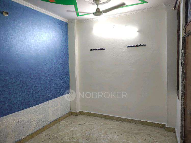 3 BHK Flat for Rent  In  Shakarpur