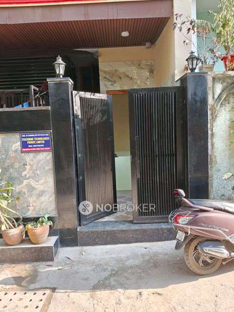 Single Room for Male In 2 BHK  In Rajinder Nagar, 