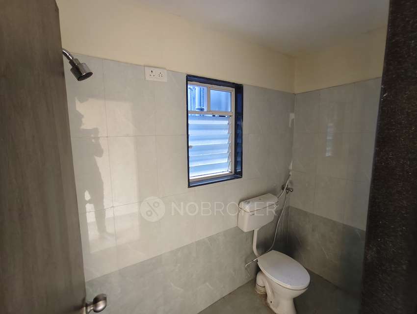 2 BHK Flat In Sampada House Chinchwad For Sale  In Bhaji Mandai