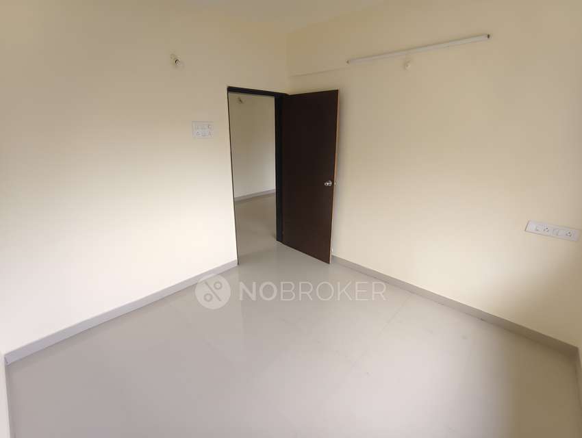 2 BHK Flat In Sampada House Chinchwad For Sale  In Bhaji Mandai