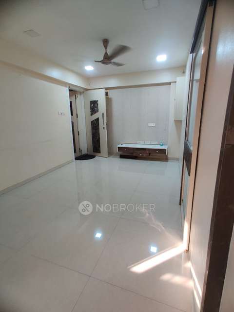 2 BHK Flat In Neelkamal , Grantroad For Sale  In Girgaon