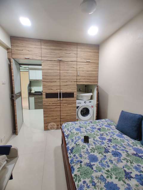 2 BHK Flat In Neelkamal , Grantroad For Sale  In Girgaon