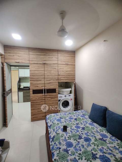 2 BHK Flat In Neelkamal , Grantroad For Sale  In Girgaon