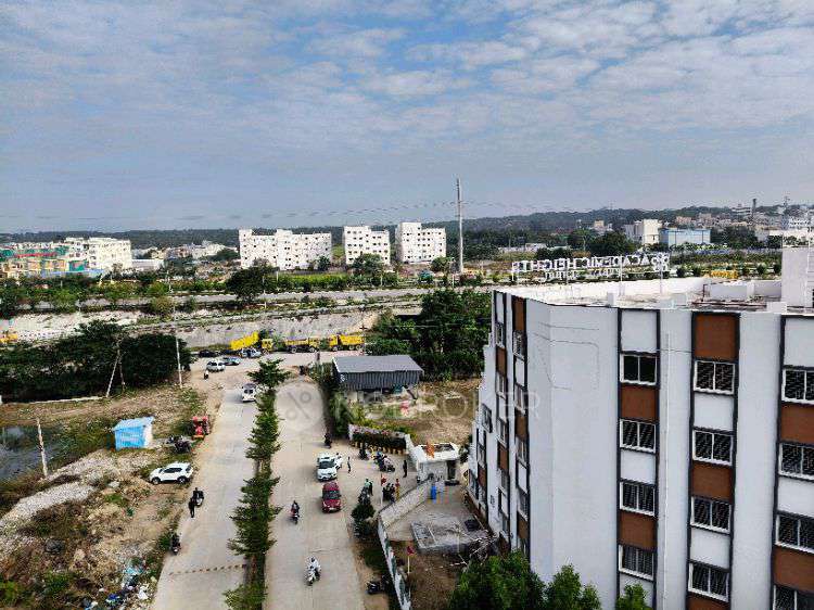 3 BHK Flat In Sri Vinayaka Homes for Rent  In H959+qrf, Bachupally, Hyderabad, Telangana 500118, India