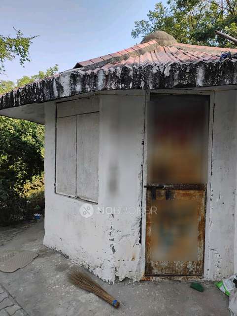 Shop in Mu 1 Rd, Greater Noida for Rent 