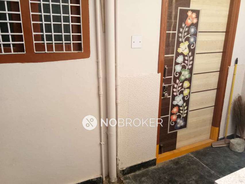 2 BHK Flat In Standalone Building    for Rent  In Borabanda