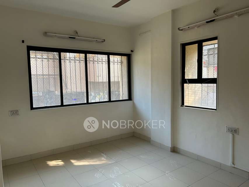2 BHK Flat In Gurudev Apartment, A Wing, Mtnl Office, Chembur For Sale  In Chembur