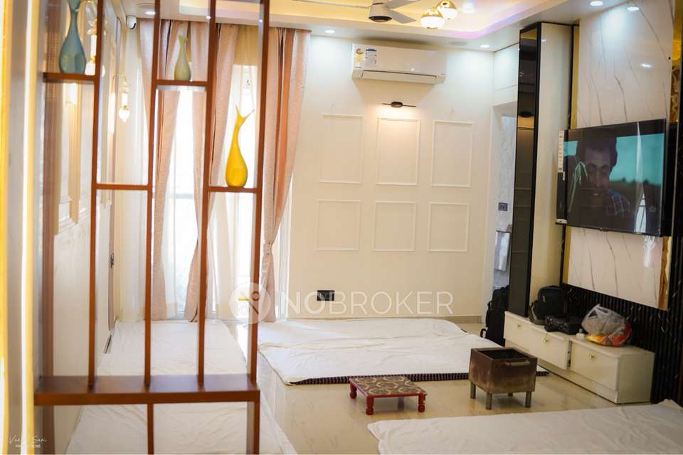 3 BHK Flat In Mahagun Mantra for Rent  In Mahagun Mantra Ii