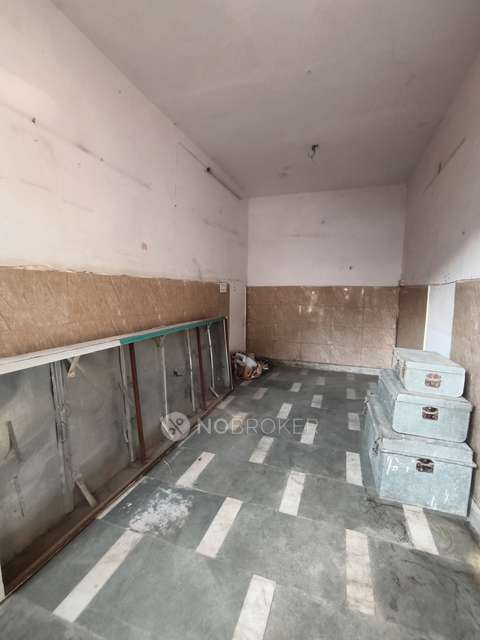 Shop in Ashok Nagar, Delhi for Rent 
