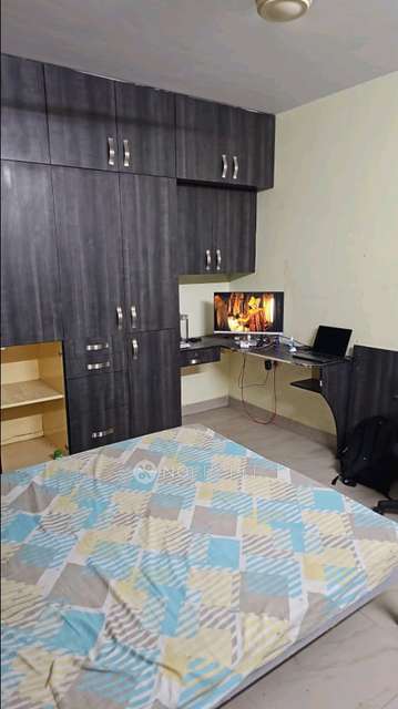 Single Room for Male In 3 BHK  In Ishaa Lake Front In Hsr Layout