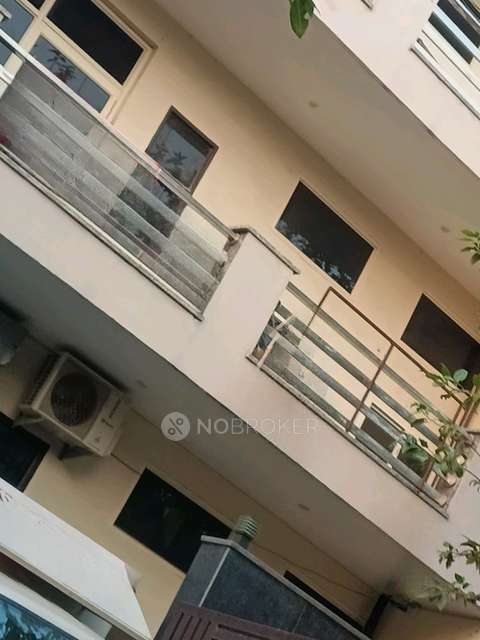 1 RK Flat In Standalone Builiding  for Rent  In Sector 69