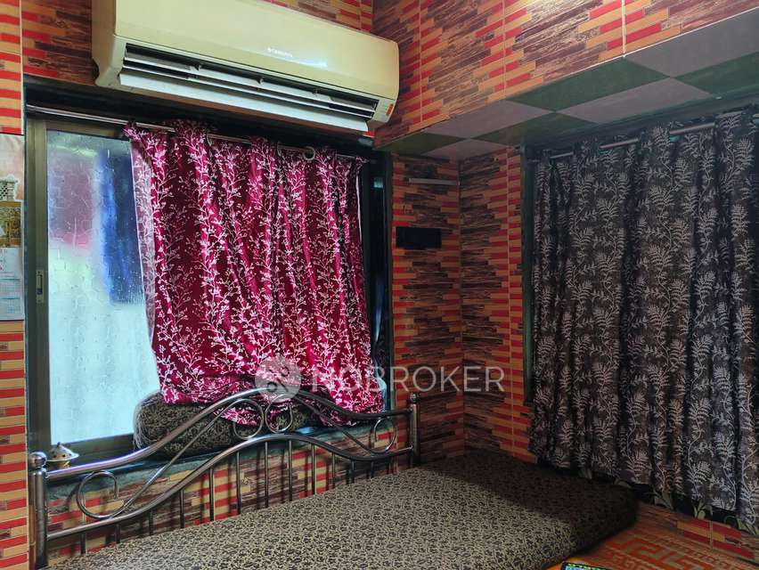 2 BHK Flat In Saidham Building, Khar East For Sale  In Khar East