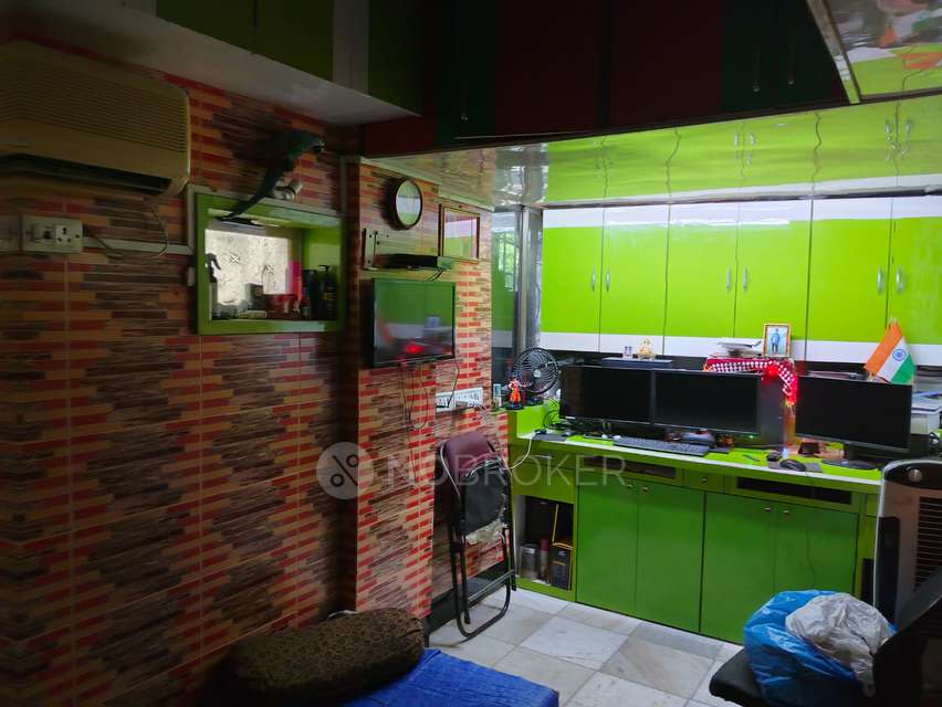 2 BHK Flat In Saidham Building, Khar East For Sale  In Khar East