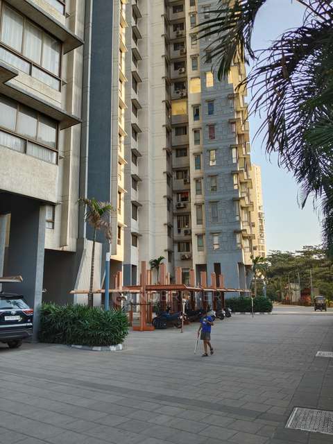 2 BHK Flat In Wadhwa Atmosphere Phase 1 For Sale  In Mulund West