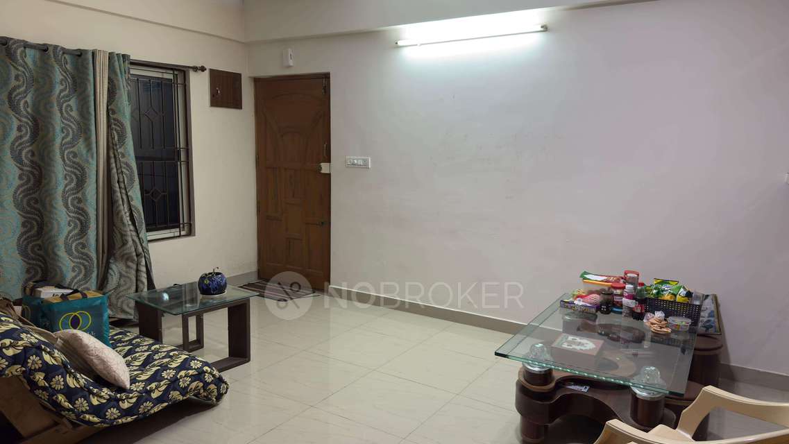 Single Room for  In 3 BHK  In Siri Sumukha Apartment In Jayanagar