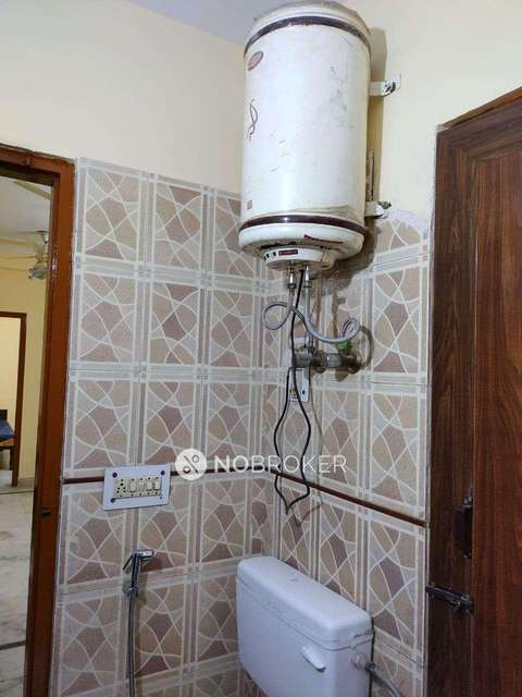 2 BHK Flat In Standalone Buildsing For Sale  In Malviya Nagar