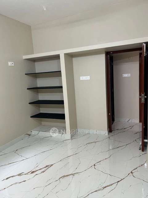 Shared Room for Female In 2 BHK  In New Perungalathur