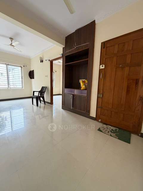 2 BHK Flat In Stamdlone Building for Rent  In Koramangala