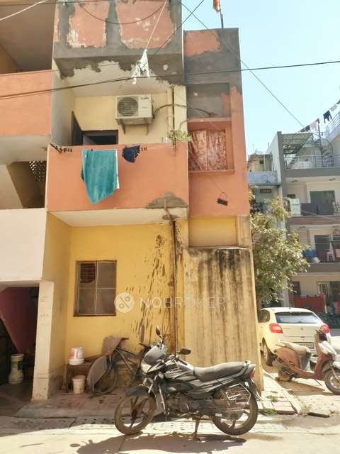 3 BHK Flat In Moonlight Apartment For Sale  In Mohan Garden