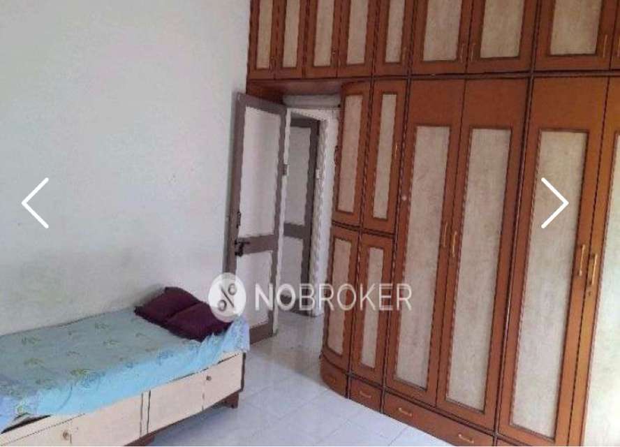 Shared Room for Male In 3 BHK  In Dikshit Bag Apartment In Navi Peth
