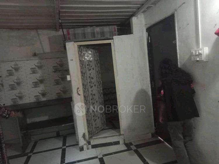 1 RK House for Rent  In Wadia College Campus